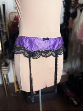 Vintage Purple Union Made Garter Belt 1960s - 1970s
